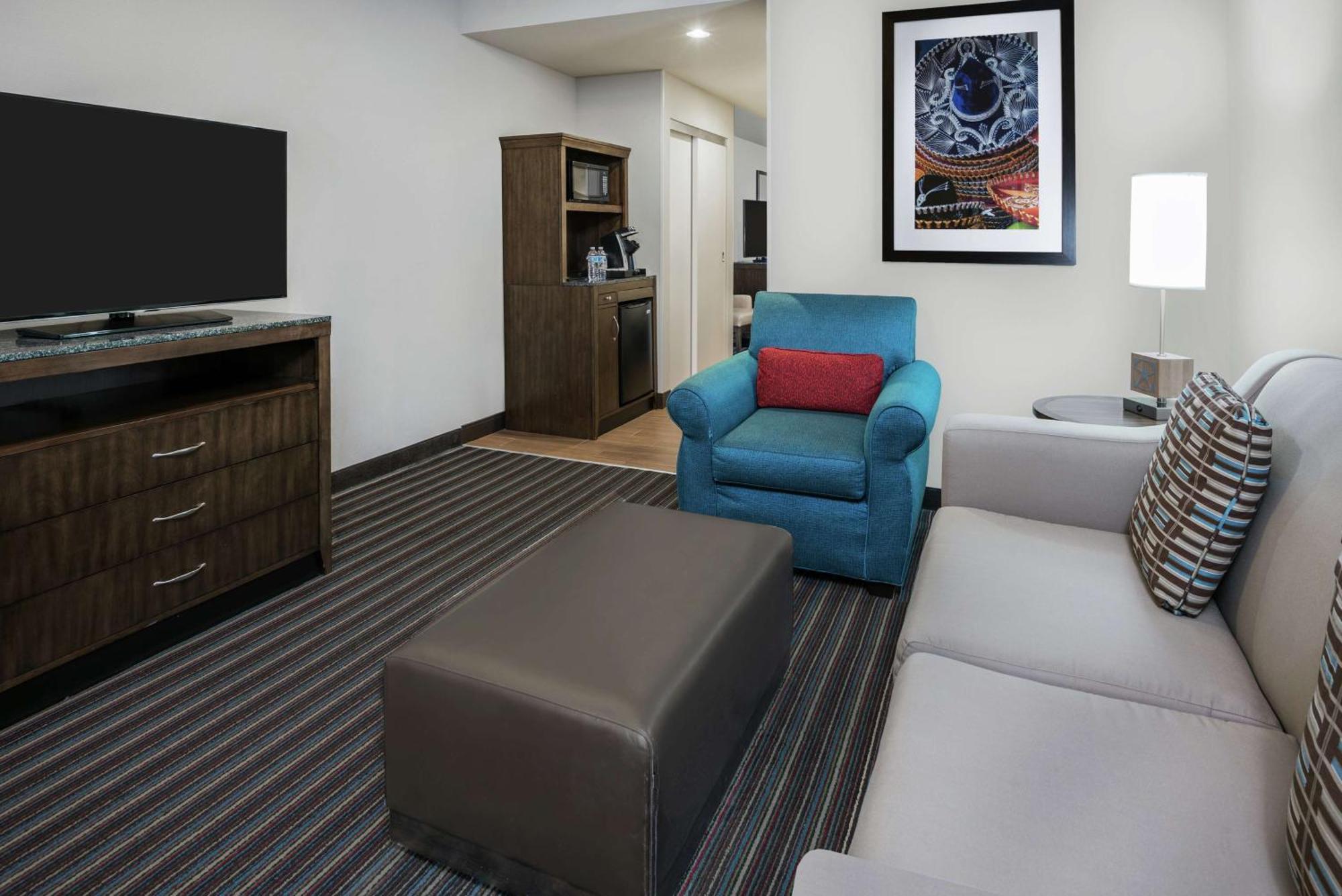 One-Bedroom King Suite - Hearing Access