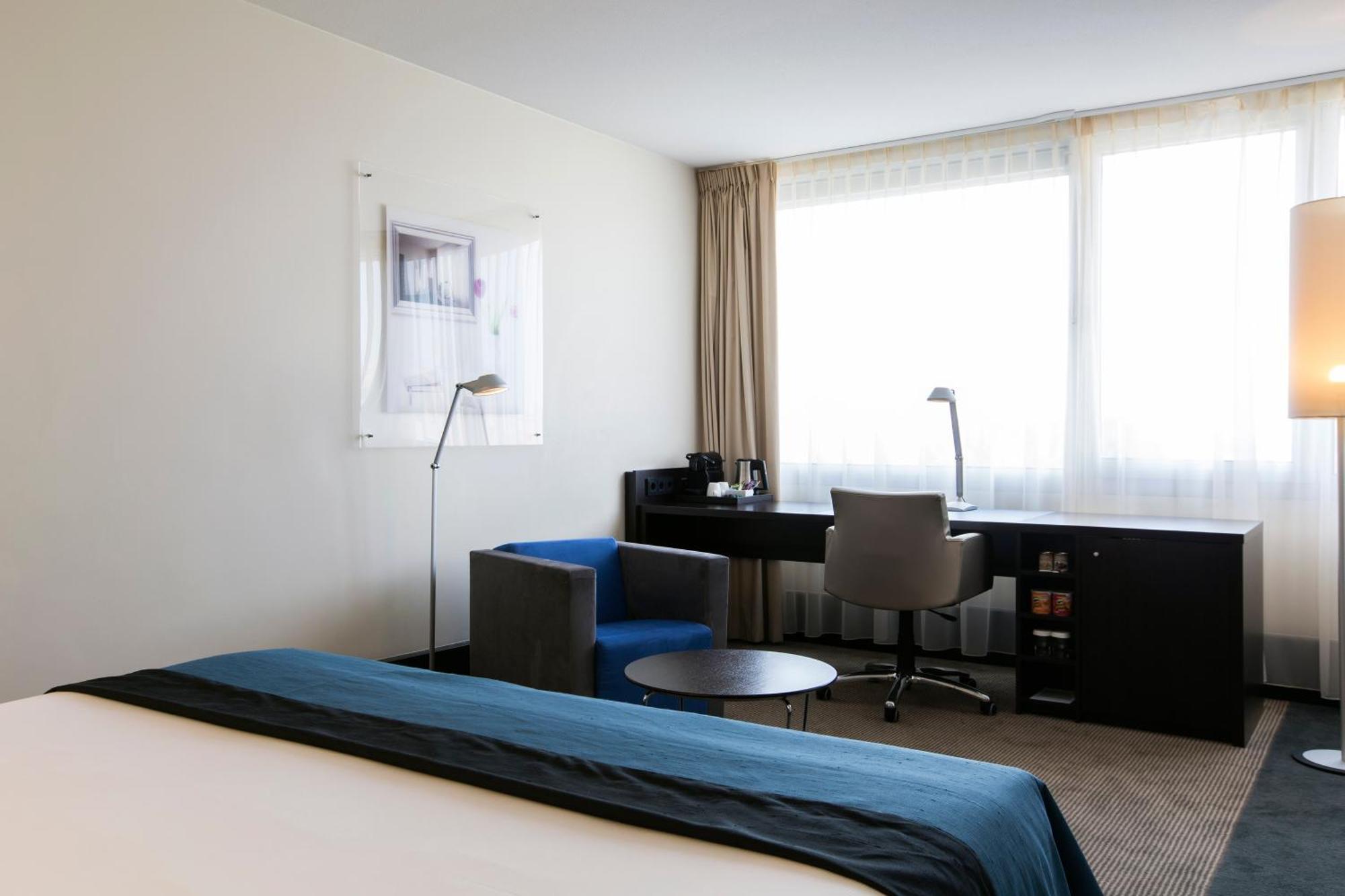 Premium King Room with City View