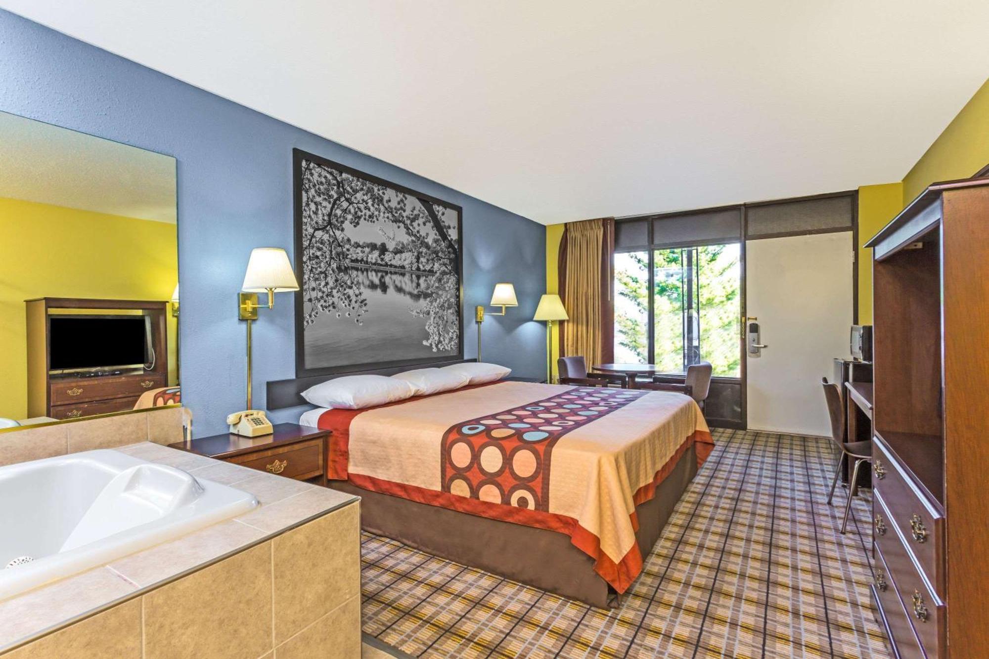 Deluxe King Room - Smoking