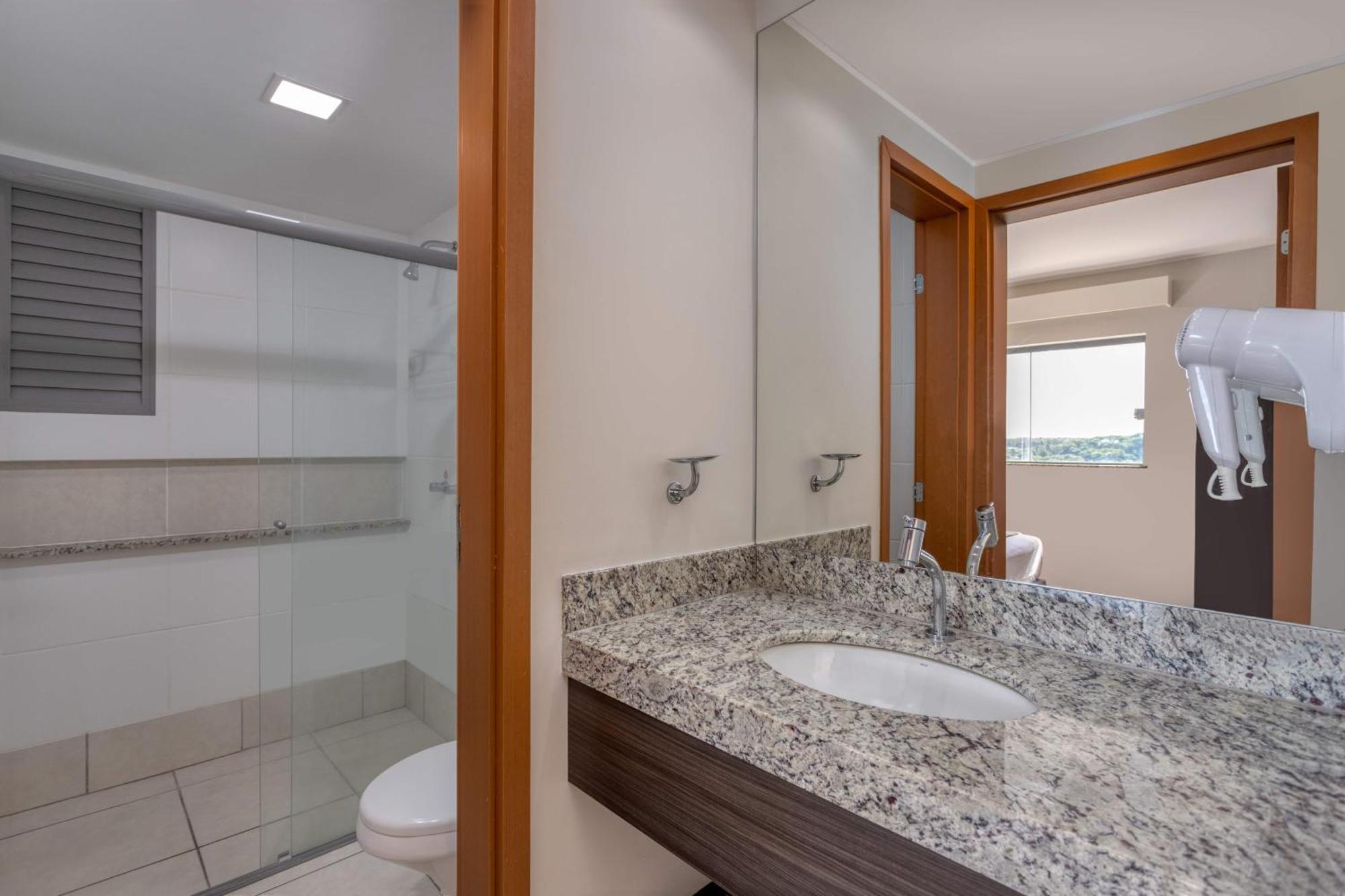 Standard Twin Room 1-day admission to Thermas dos Laranjais Park Included