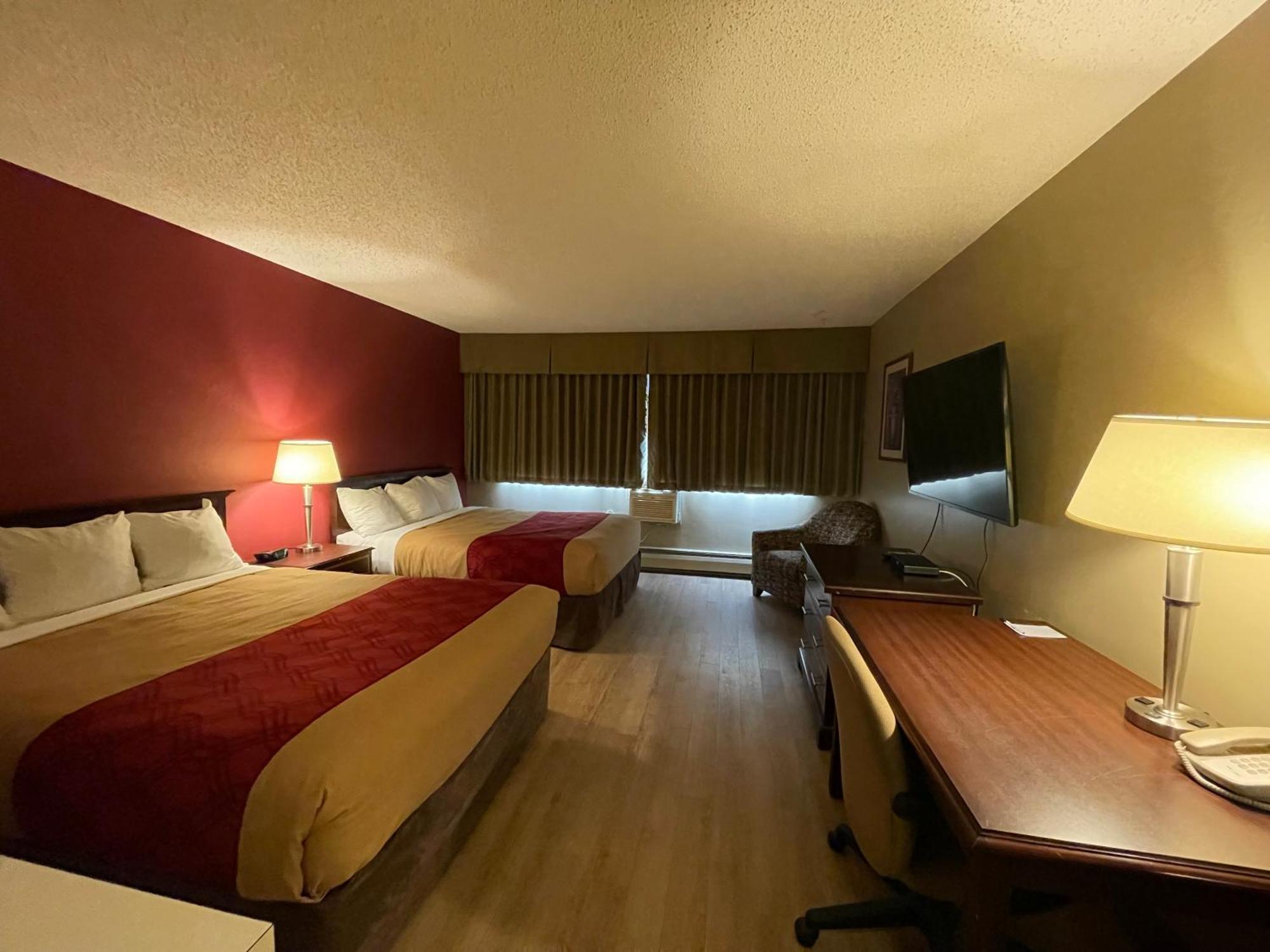 Queen Room with Two Queen Beds - Non-Smoking