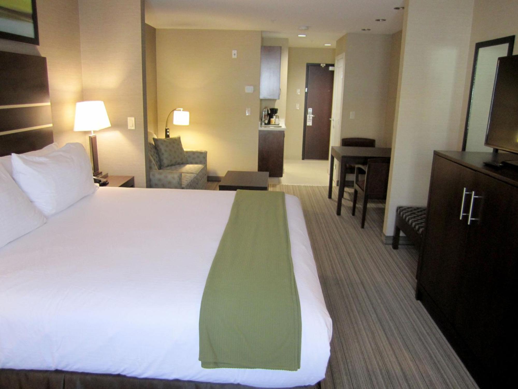 King Suite with Sofa Bed