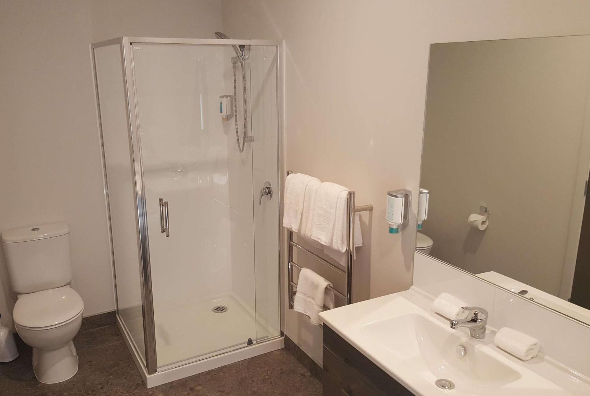 Three-Bedroom Apartment with Three King Beds