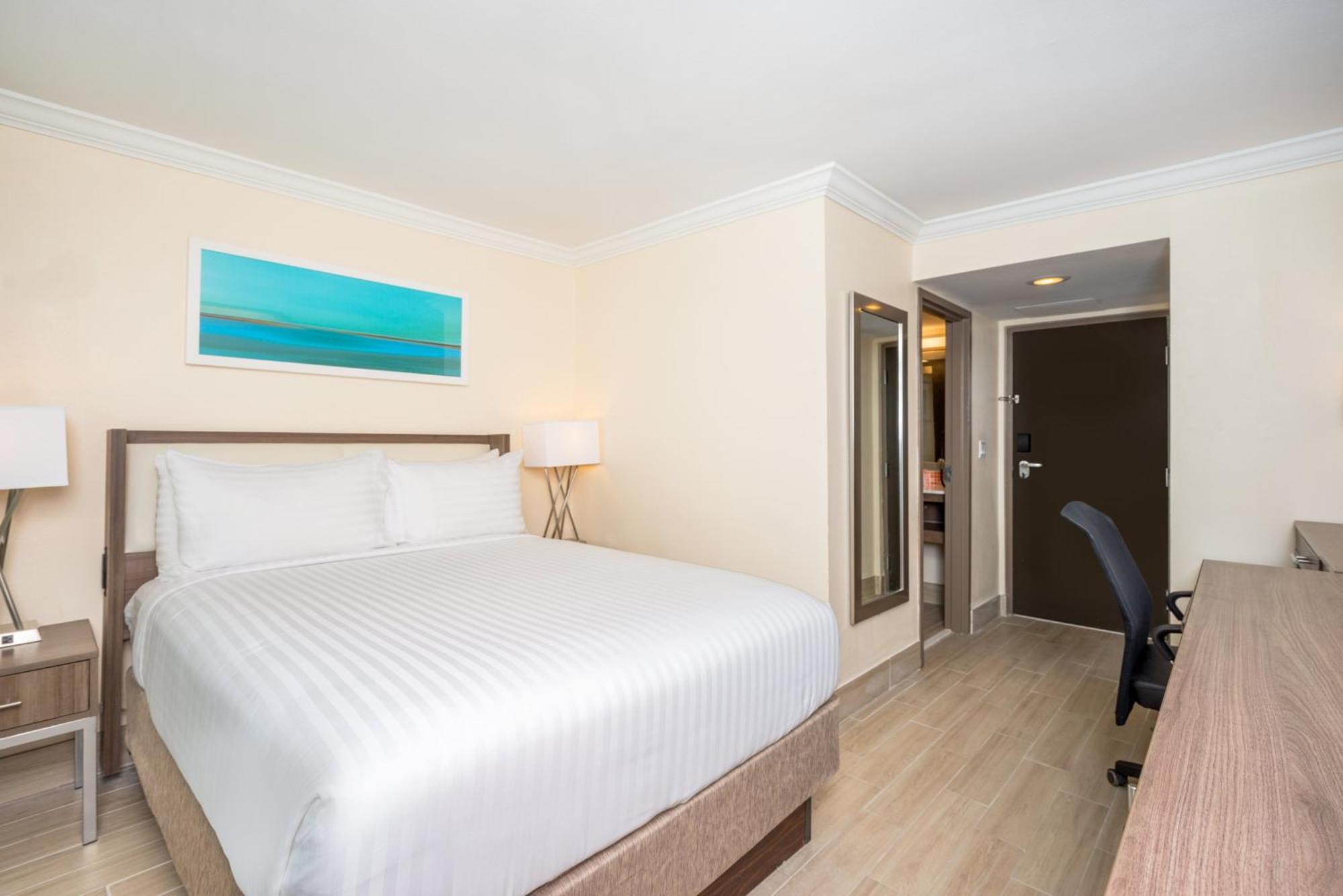 Standard Queen Room