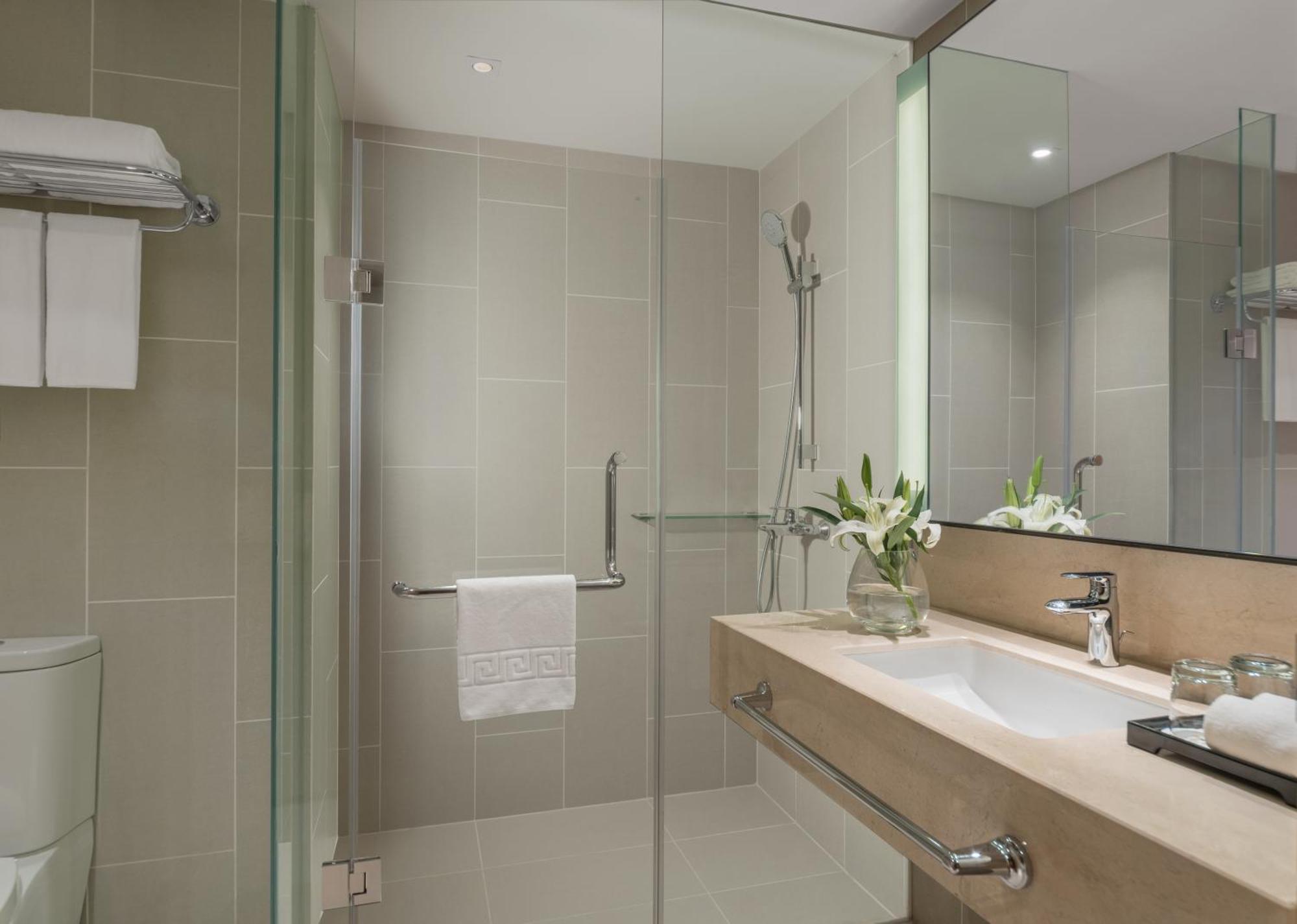 1 King Bed, One-Bedroom Large Suite with Living Area and Lounge Access