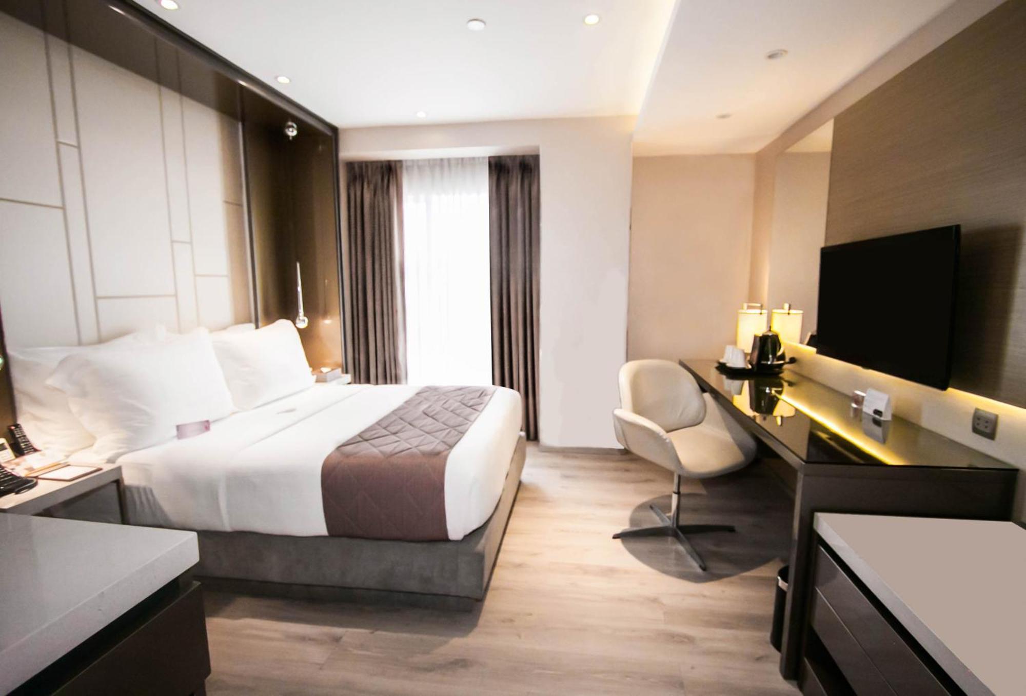 Executive Queen Room