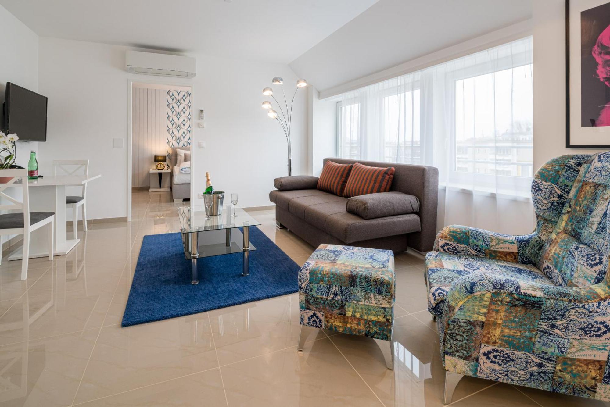 Deluxe King Suite