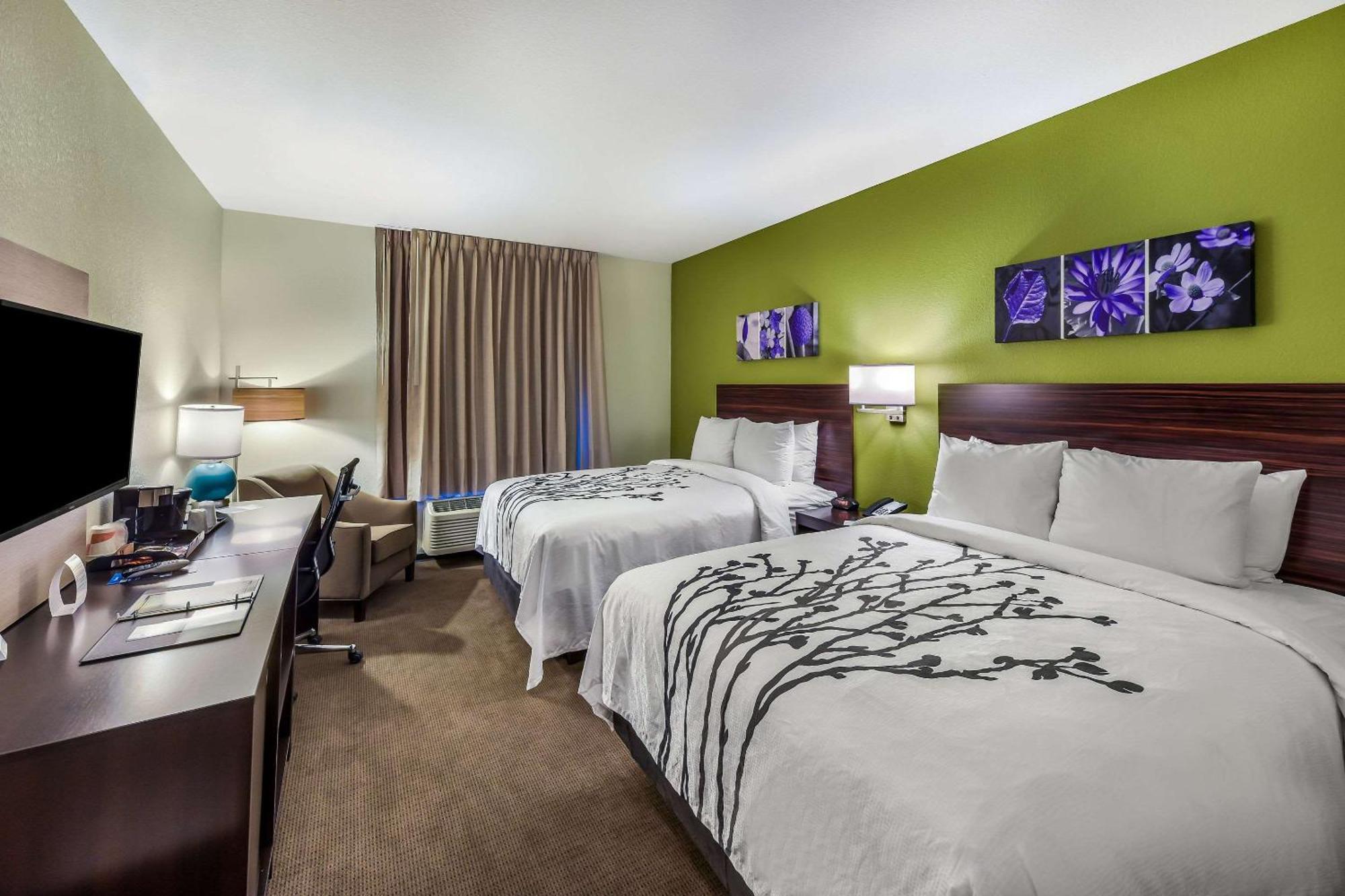 Queen Room with Two Queen Beds - Non-Smoking