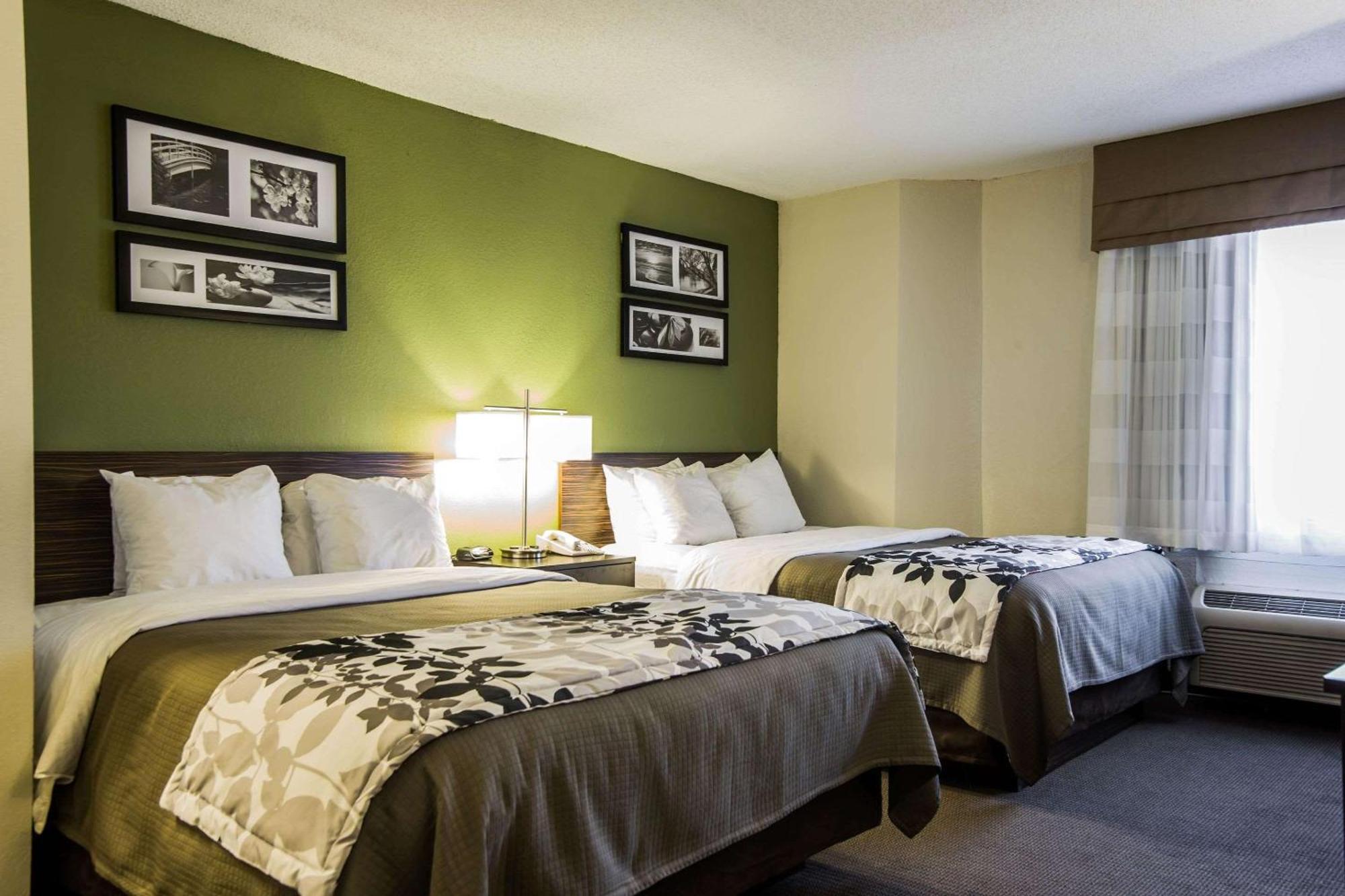 Queen Room with Two Queen Beds - Non-Smoking