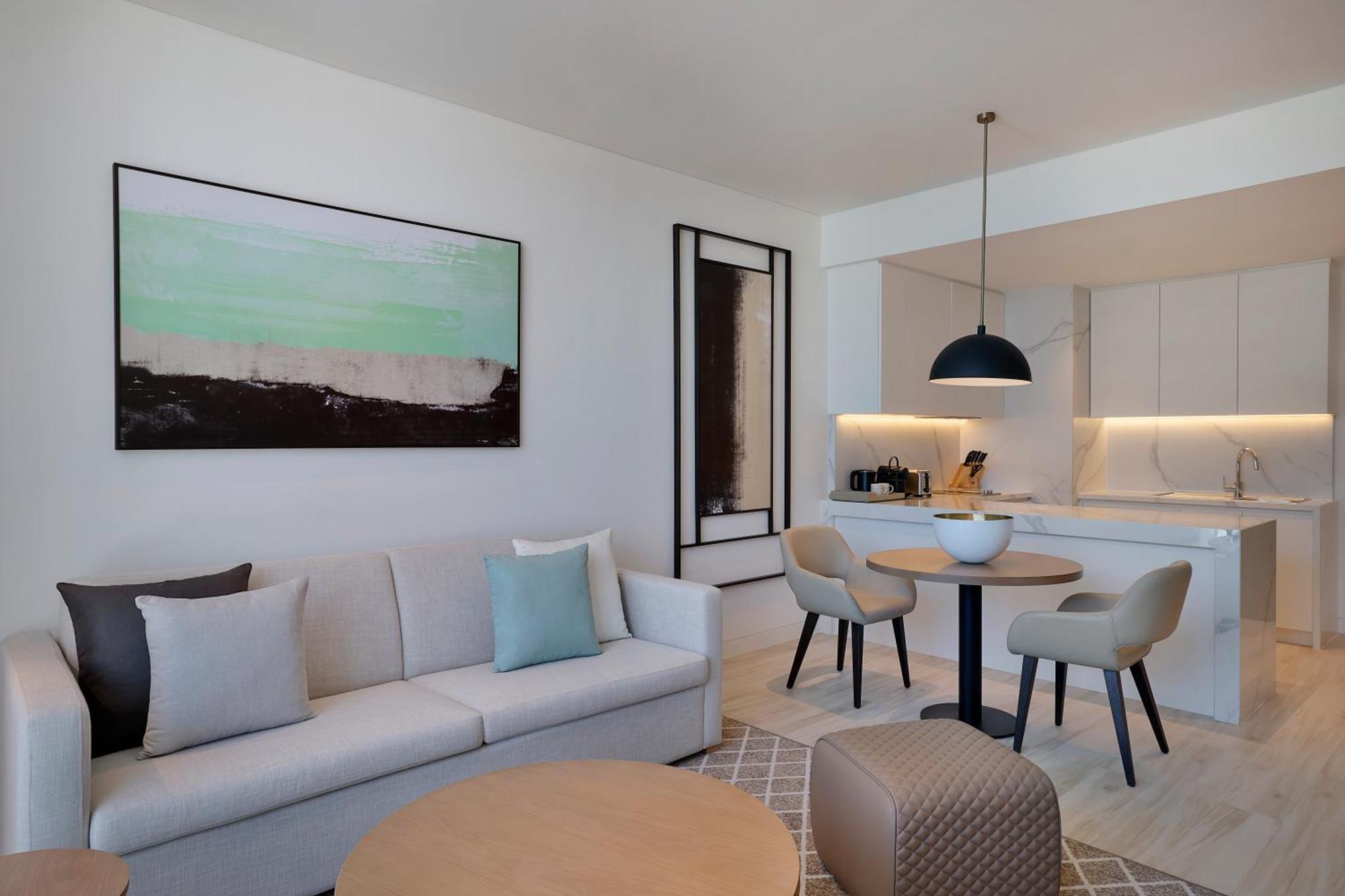 One-Bedroom Apartment with King Bed