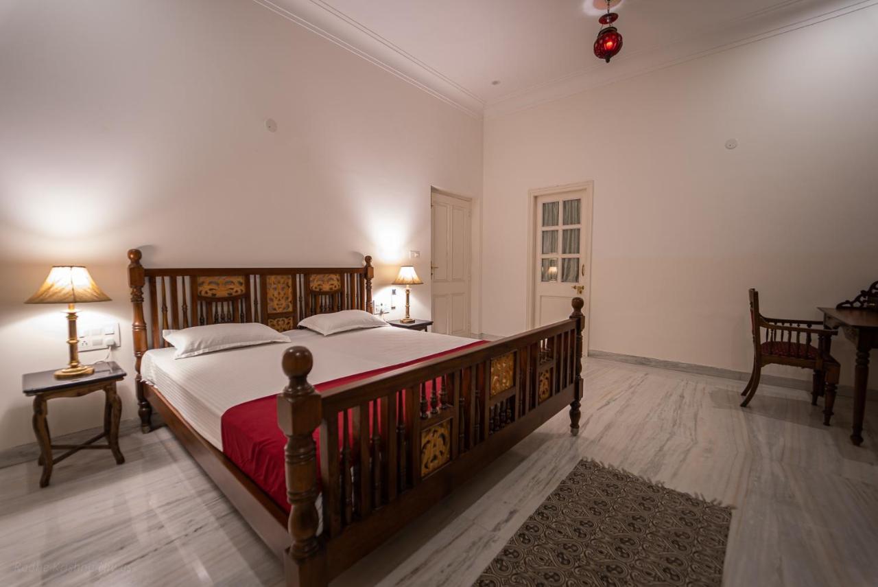 Double or Twin Room with Private Bathroom