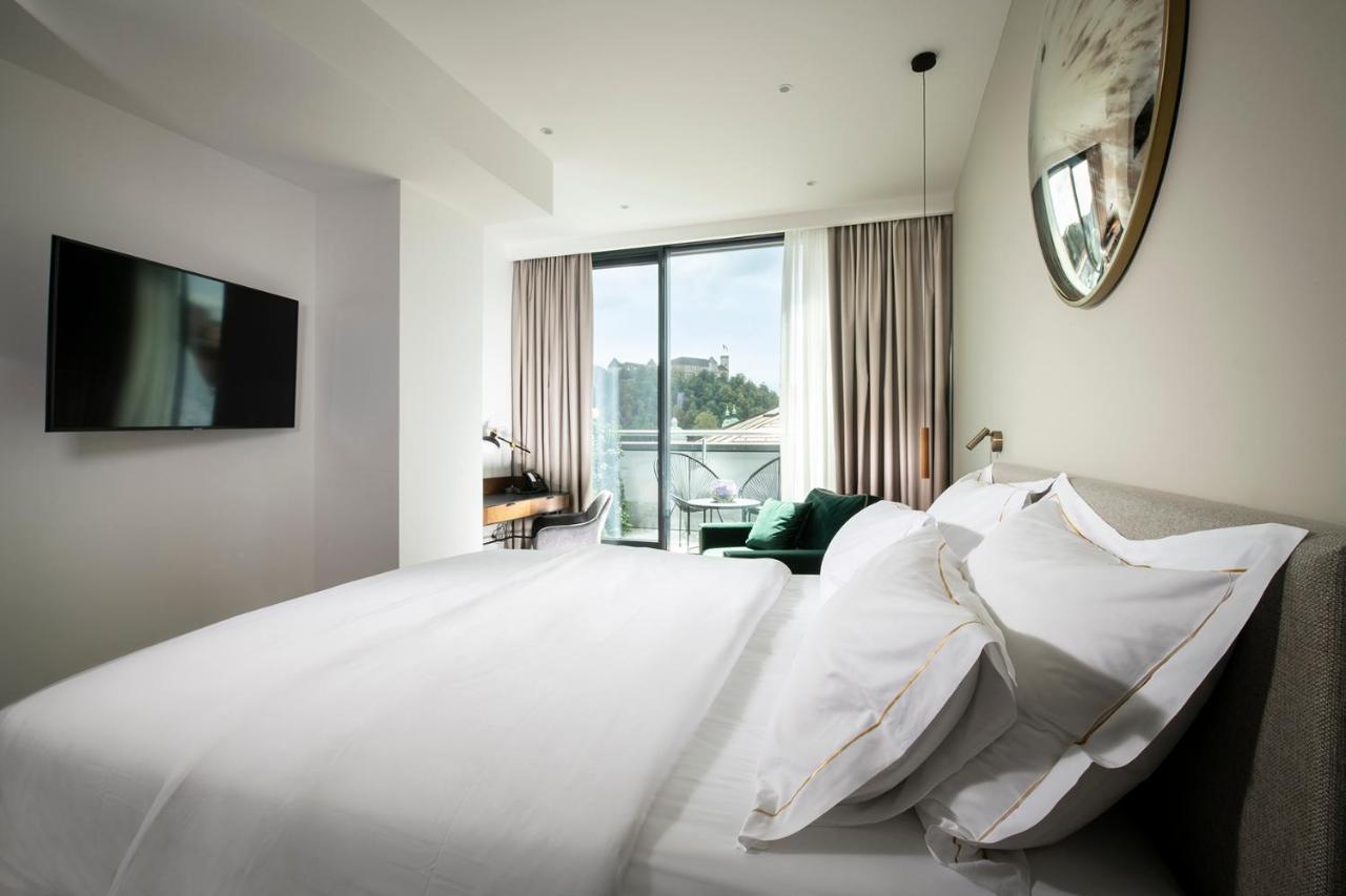 Deluxe Double Room with Terrace