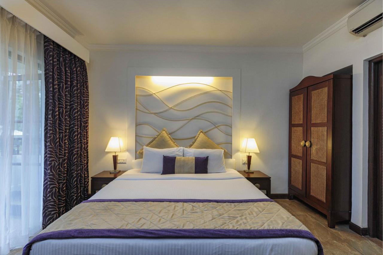 Suite with Pool View