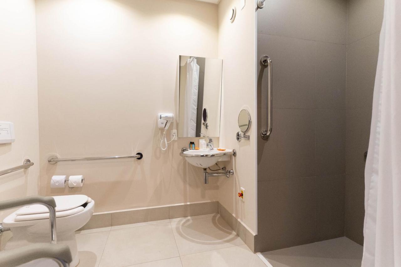 Queen Room - Disability Access