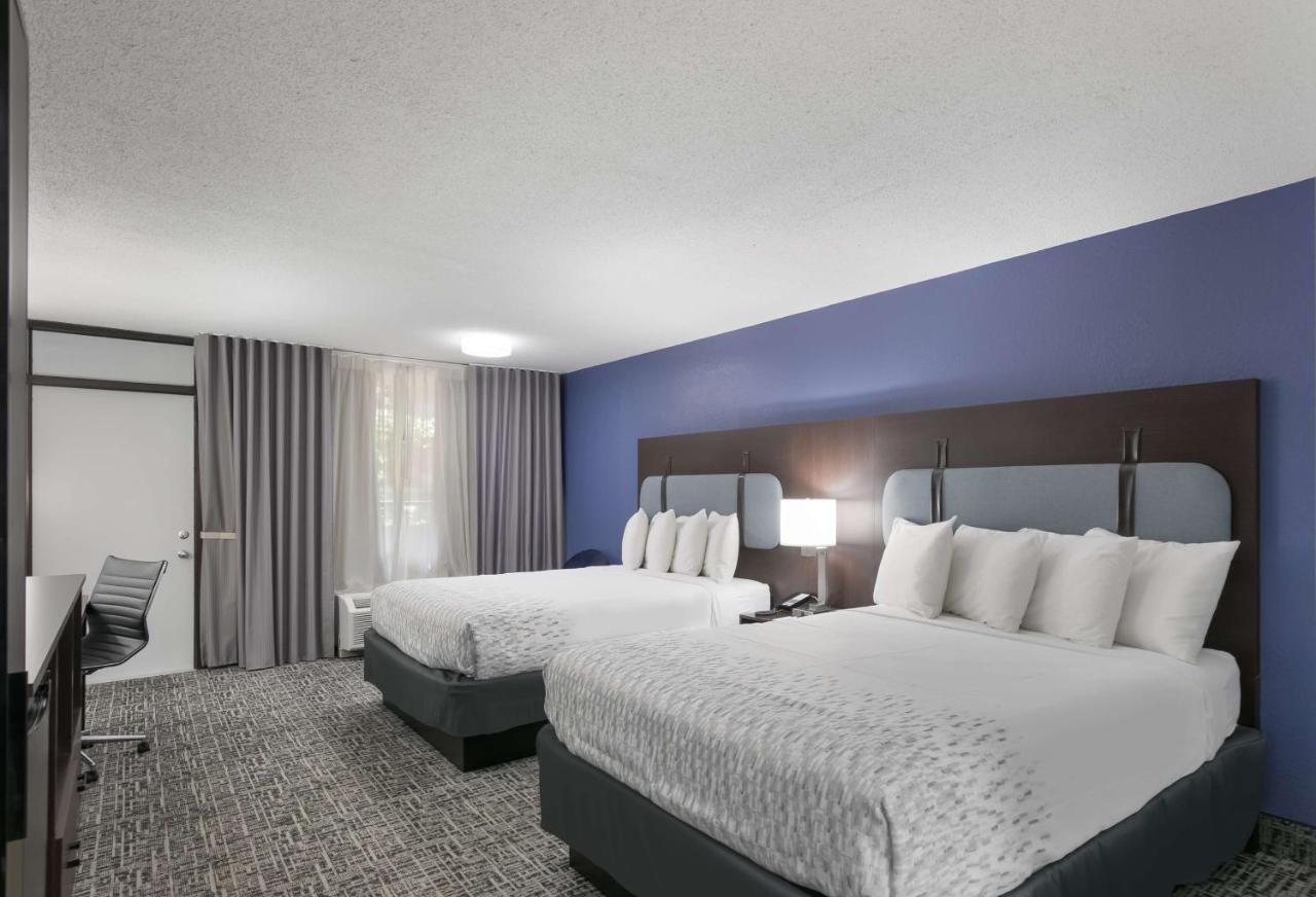 Queen Room with Two Queen Beds with Balcony