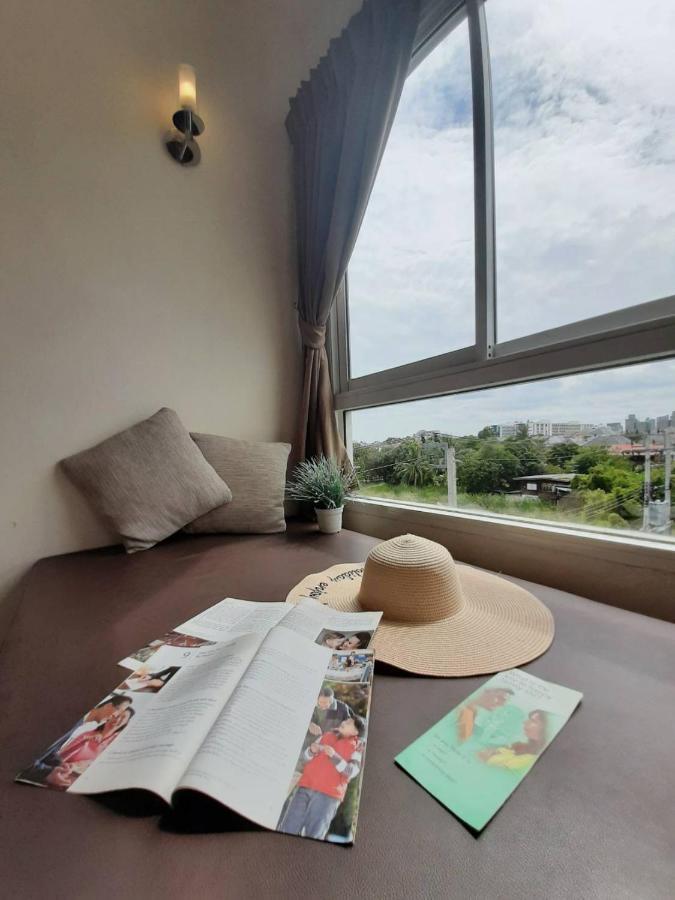 Studio (Double Bed)