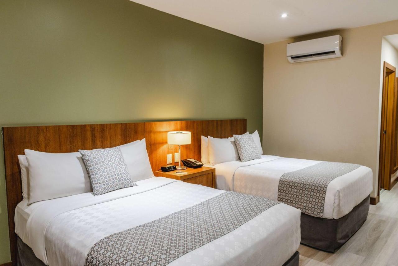 Business Room with Two Full Beds
