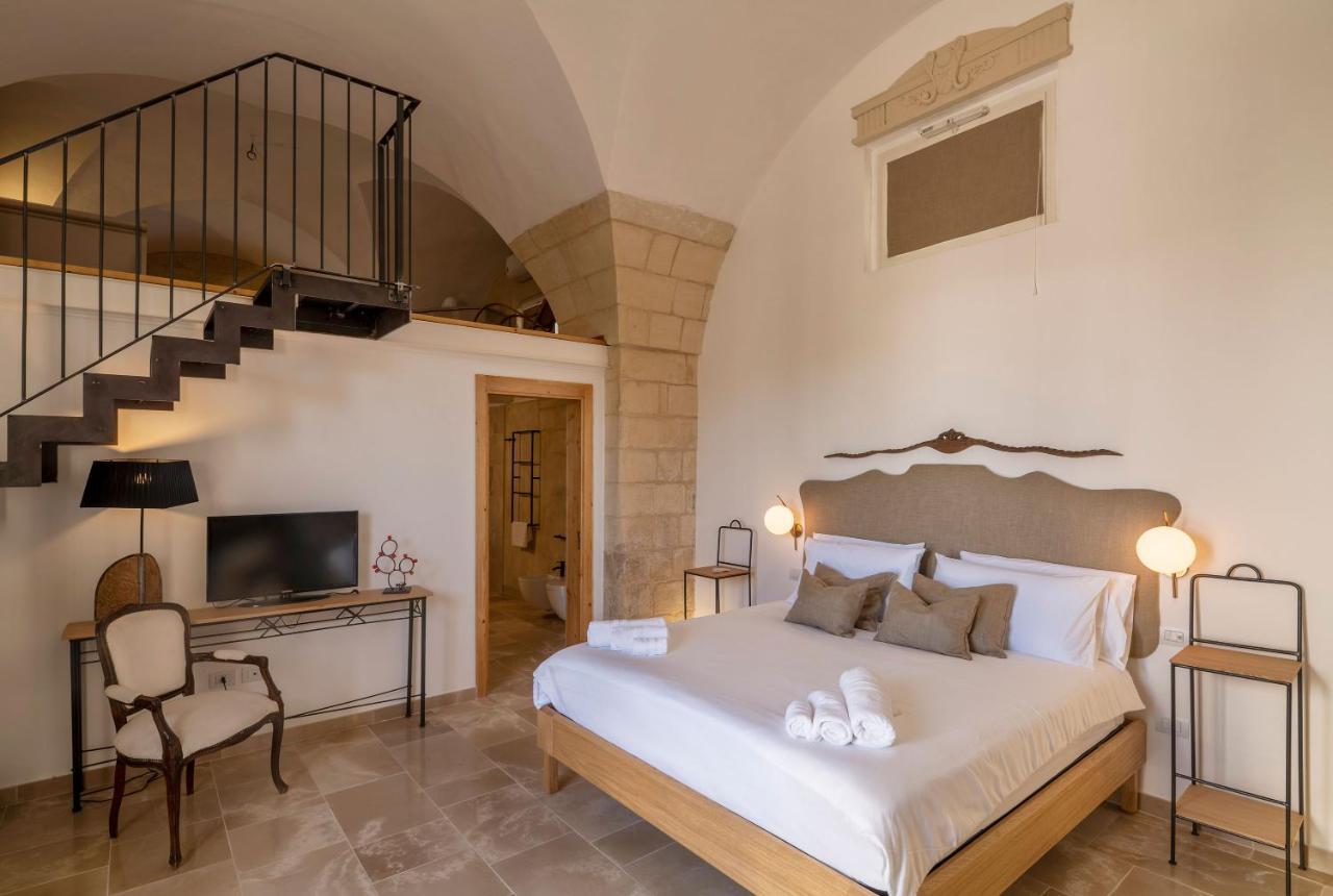 Deluxe Suite with Spa Bath