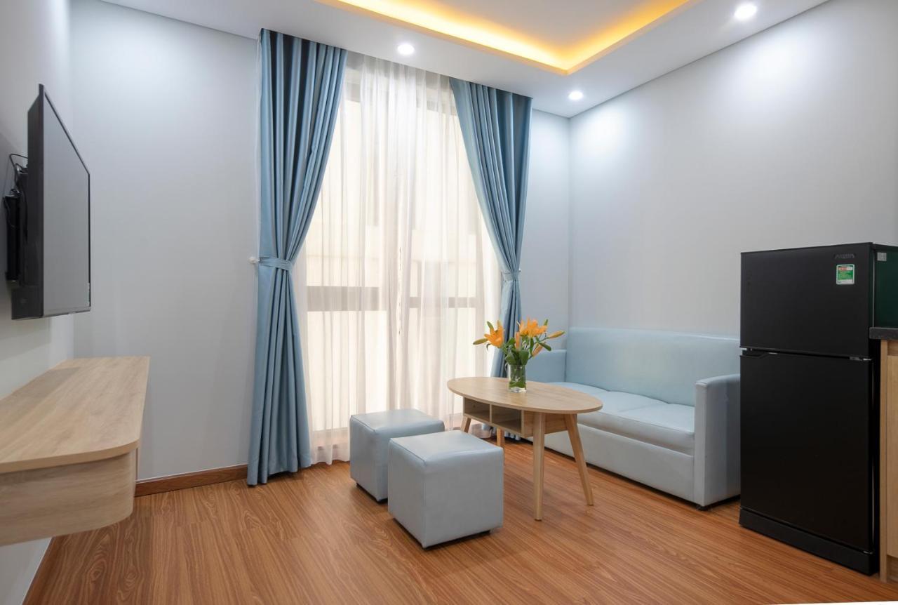 One-Bedroom Apartment with Balcony