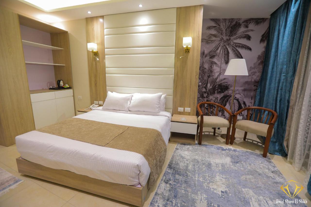 Single Room with Mountain View