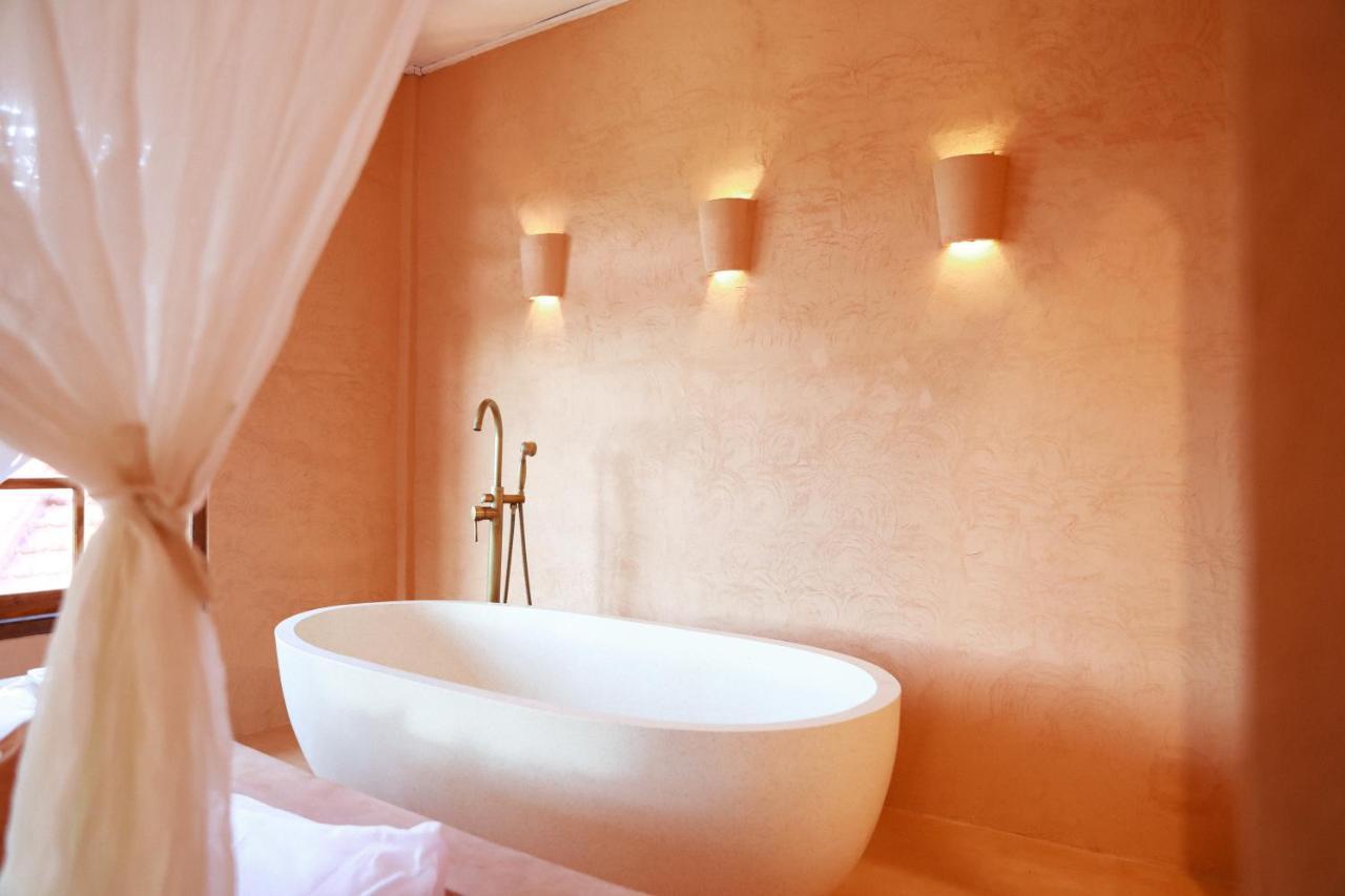 Deluxe Room With Bath