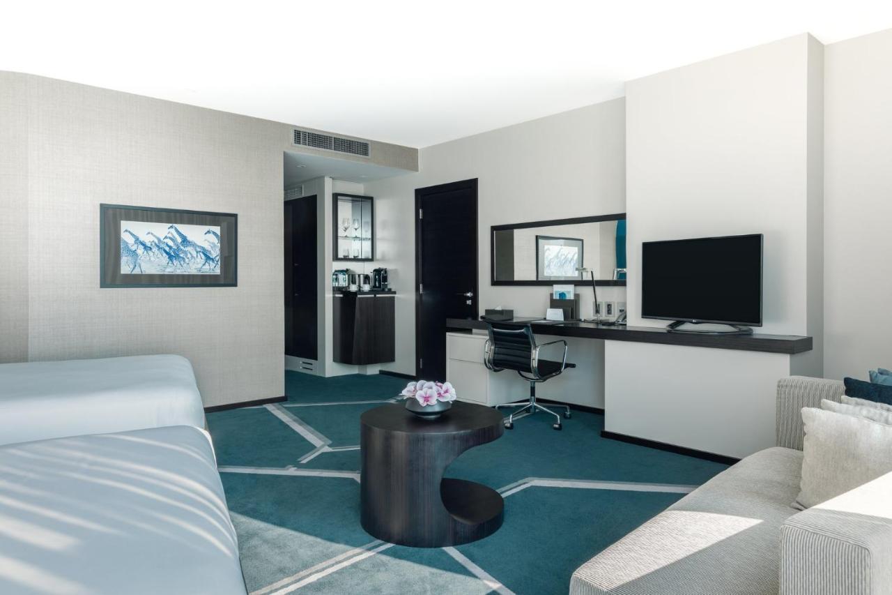 Club King Room