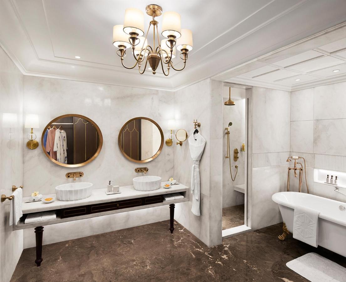 Luxury Room King Bed