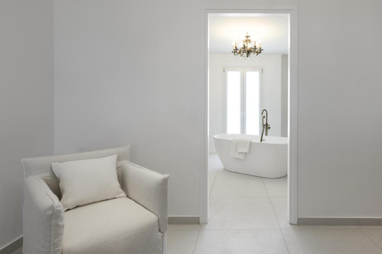 Superior Suite with Bathtub