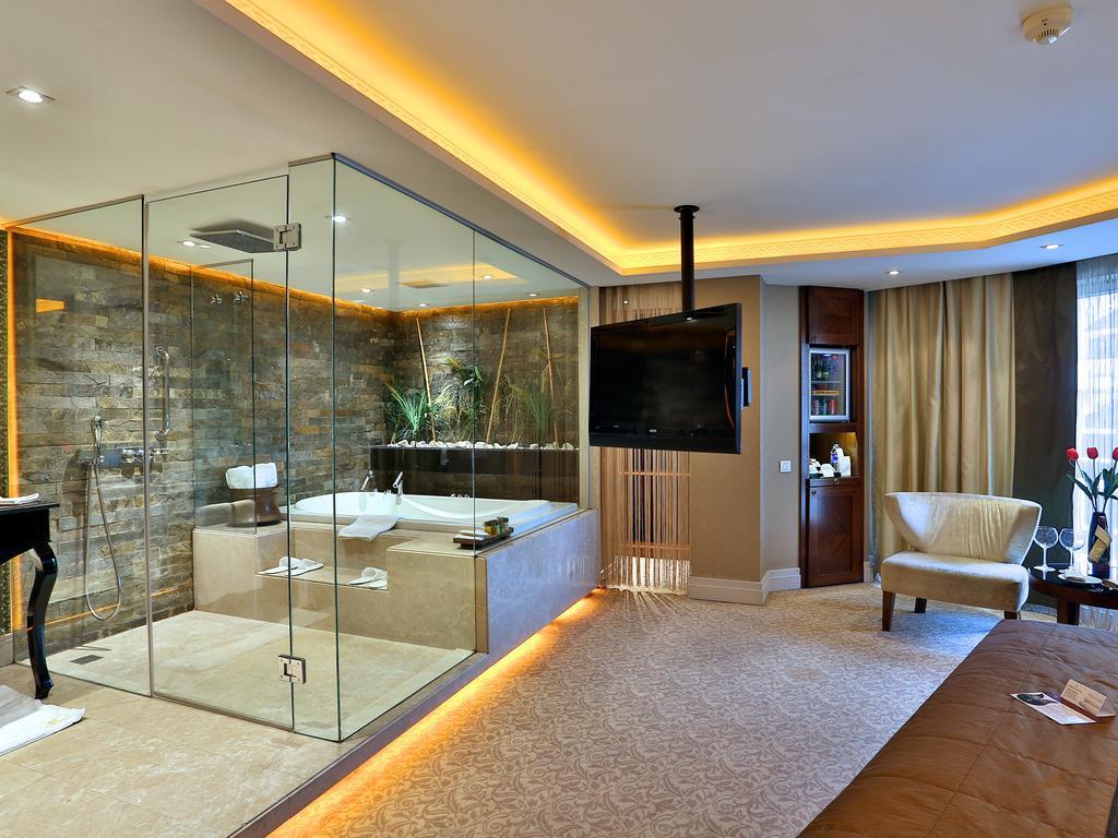 Corner Suite