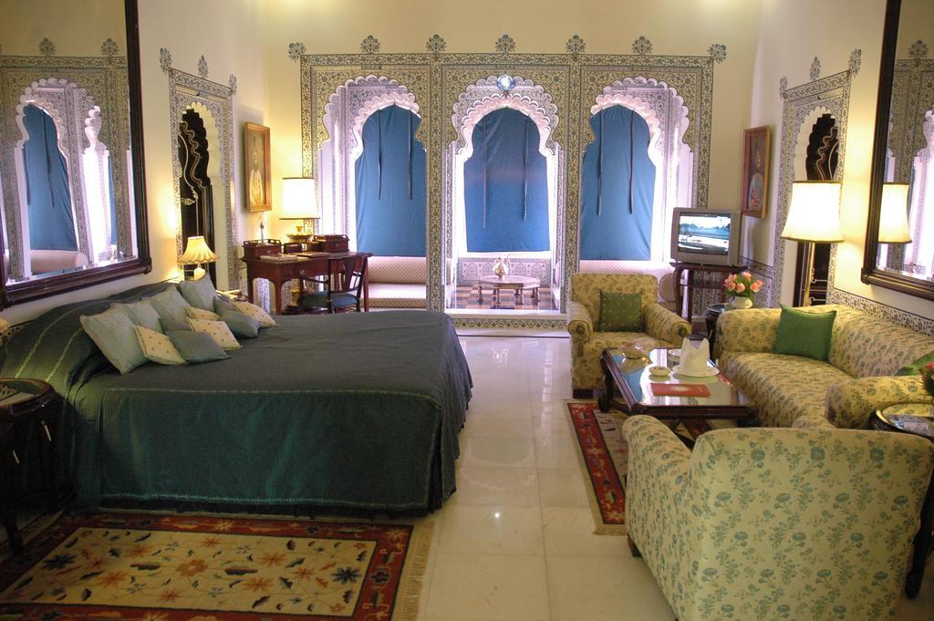 Royal Suite Mountain View with Complimentary Two-way Airport Transfer, 10% off on food & beverages with a Buffet spread, Complimentary Laundry service for upto 2 clothing item(s)