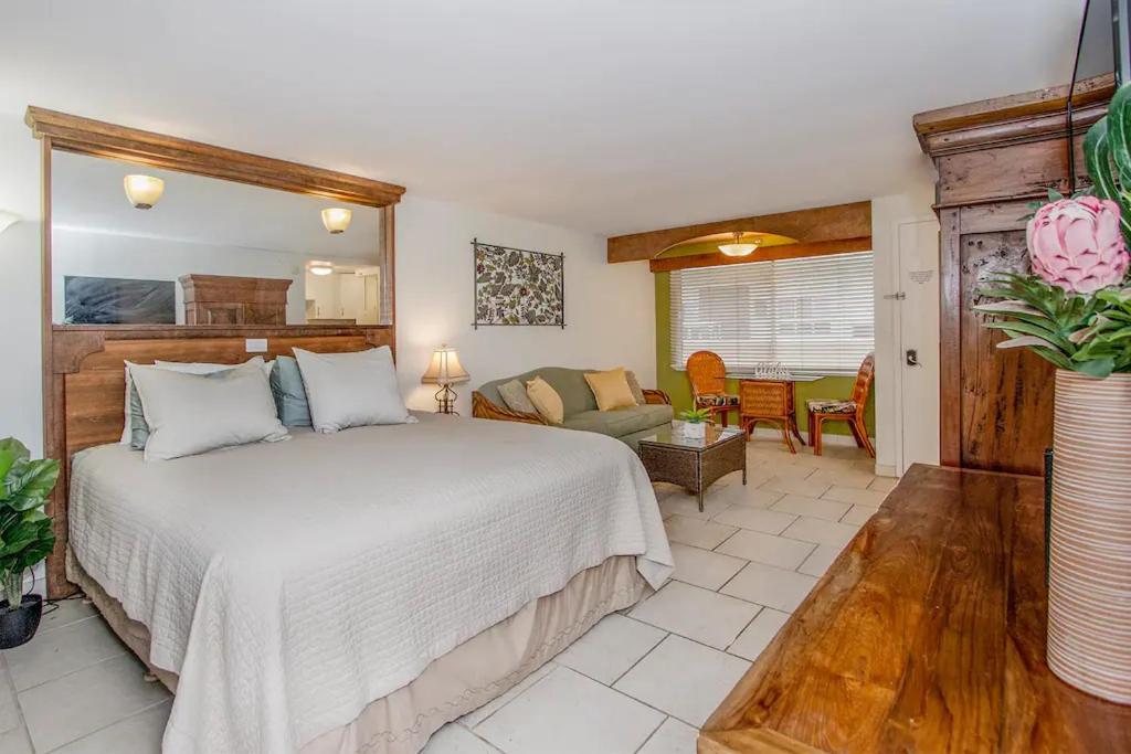 King Room with Mountain View