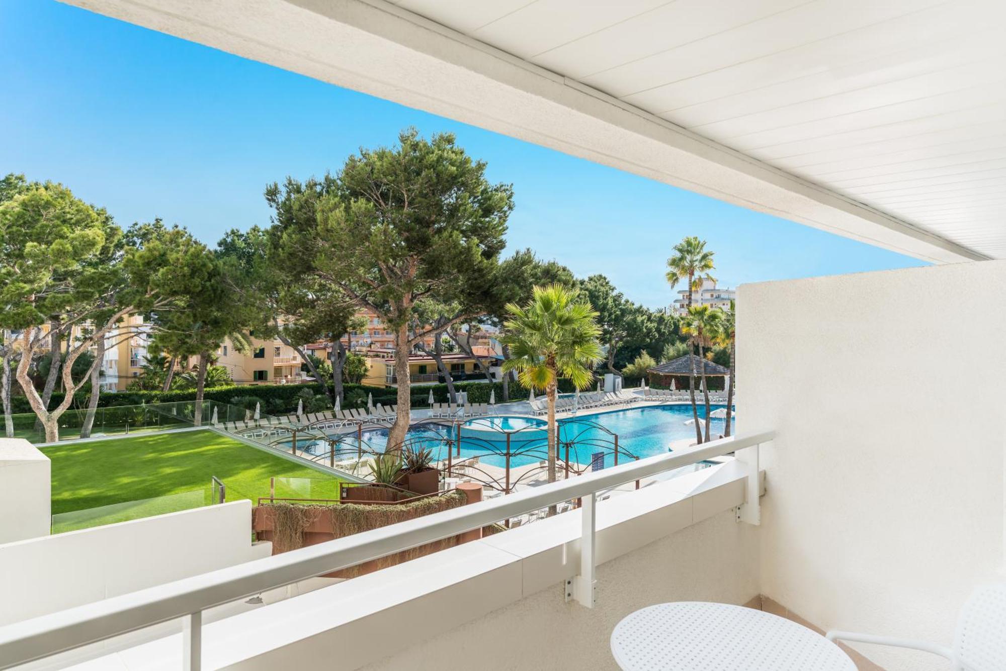 Double or Twin Room with Pool View