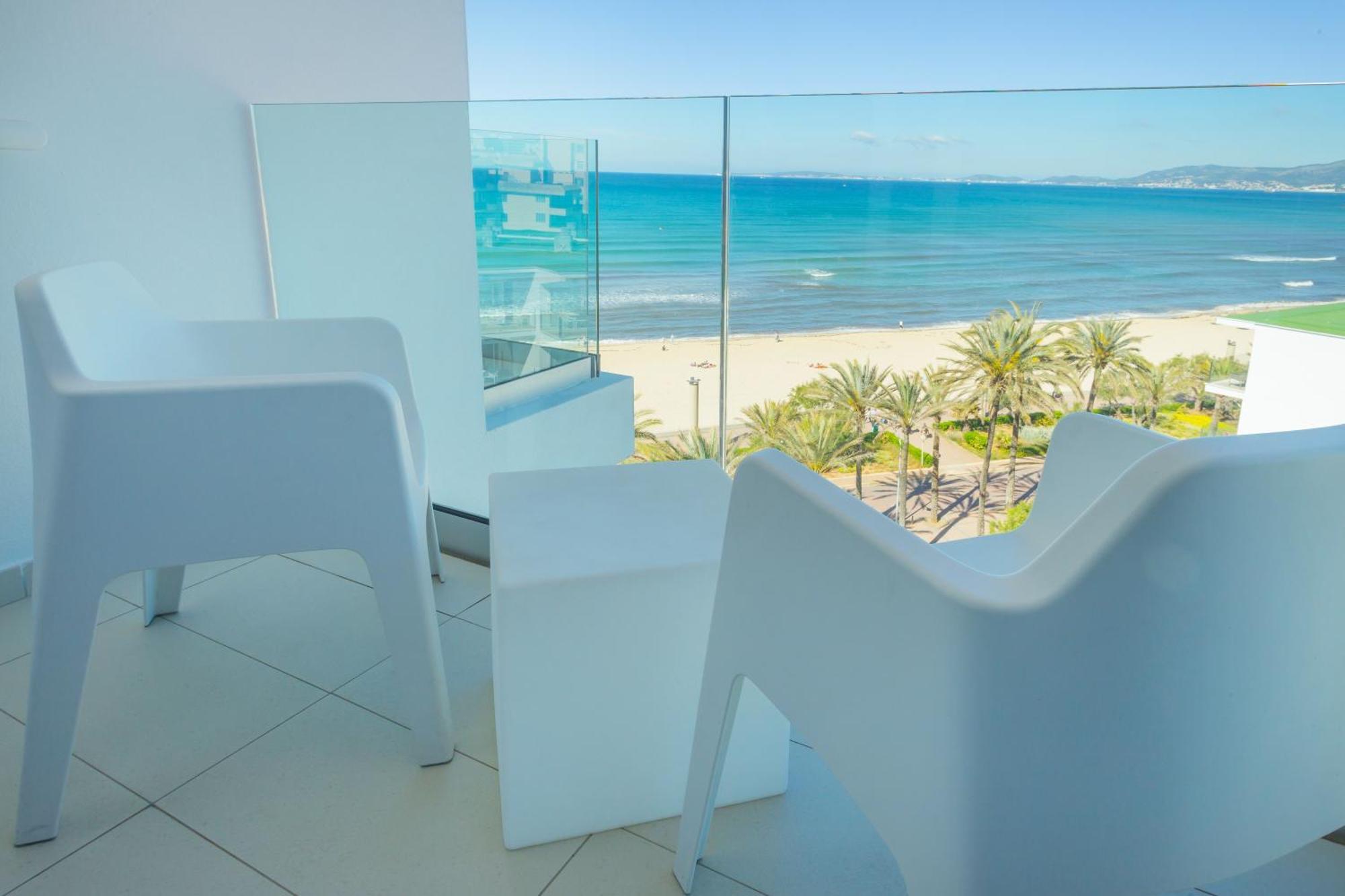 Premium Twin Room with Lateral Sea View with Balcony