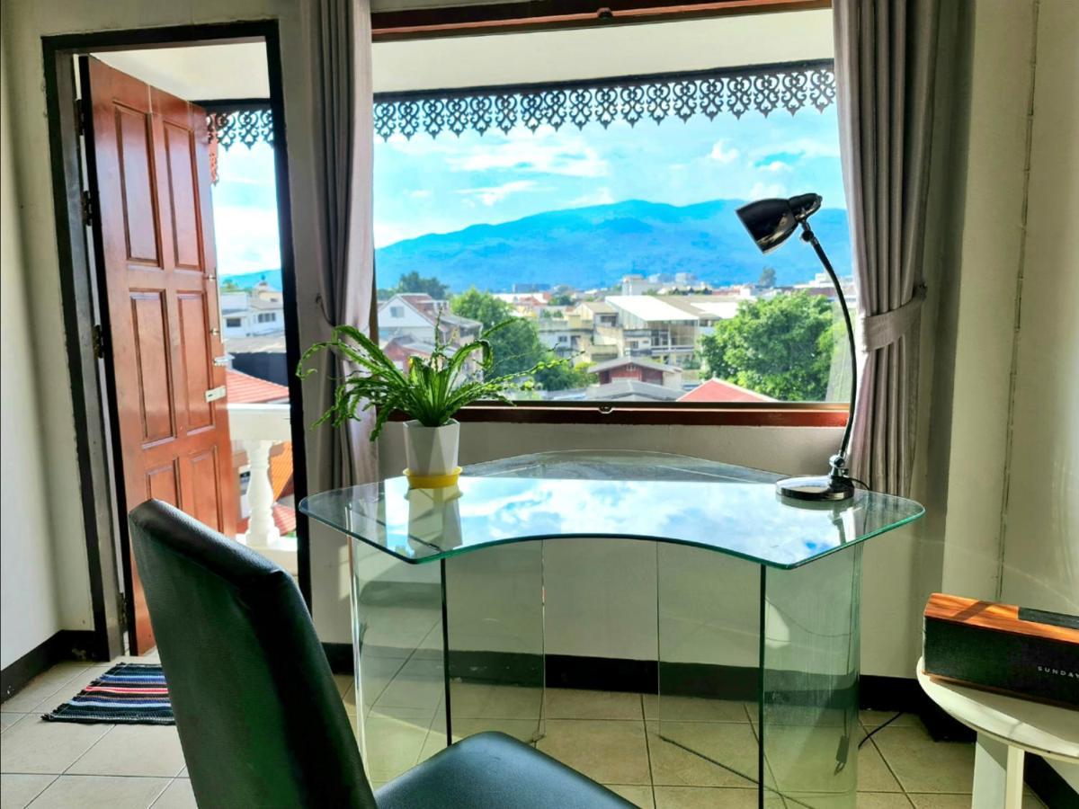 Suite with Mountain View