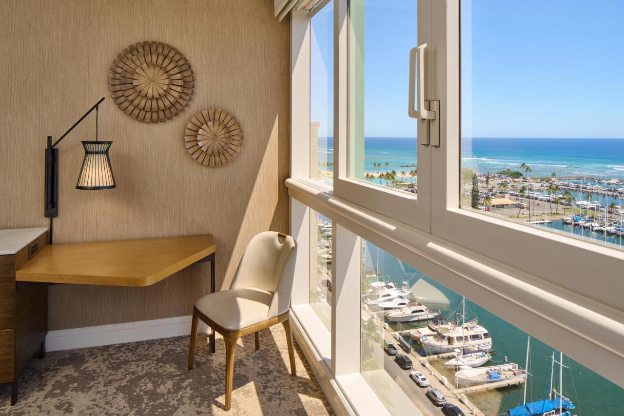 Oceanfront Room - 2 Queens