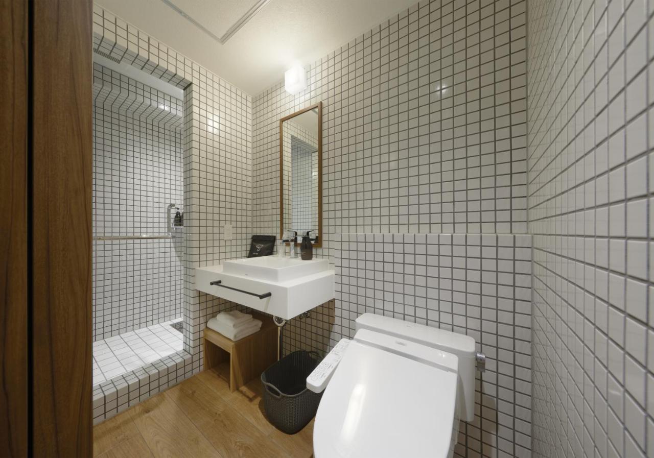 Queen Room with Shower only