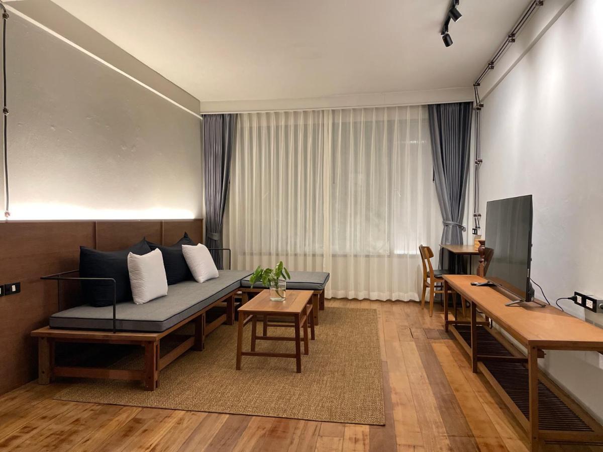 Suite unit with Balcony