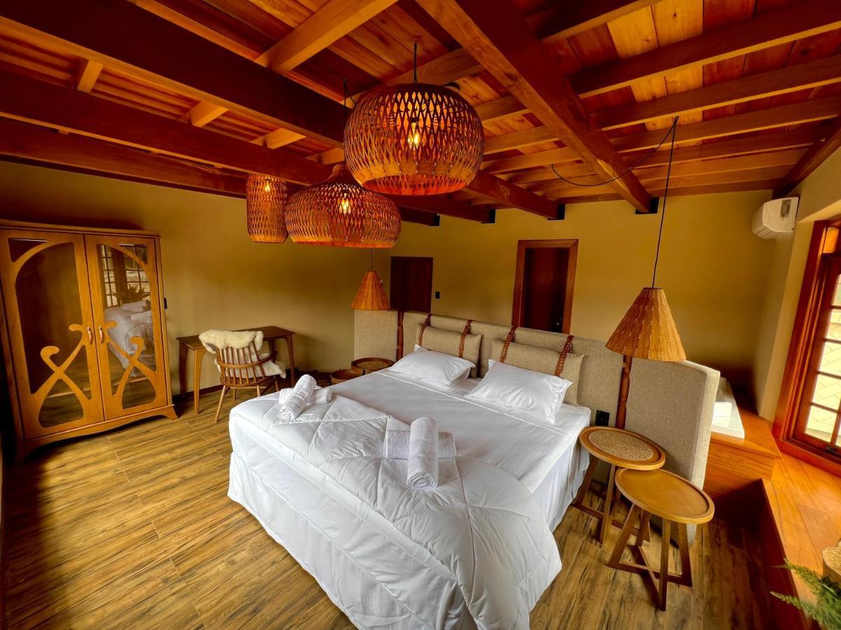 Deluxe Suite with Bathtub