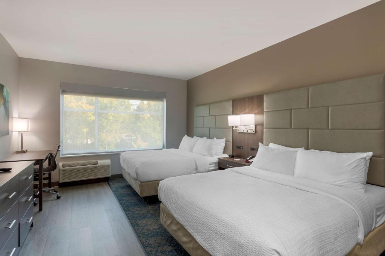 Queen Room with Two Queen Beds - Disability Access