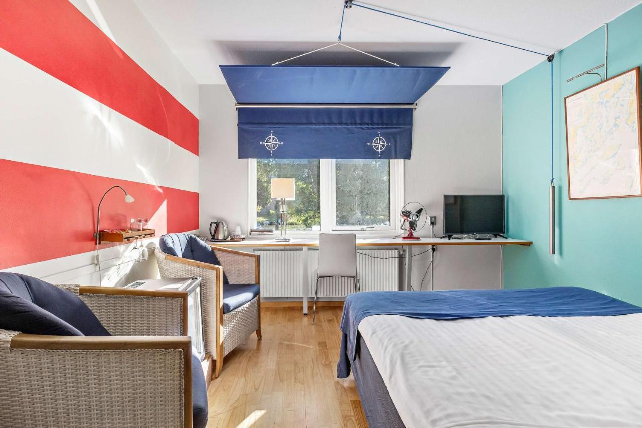 Superior Queen Room with Lake View