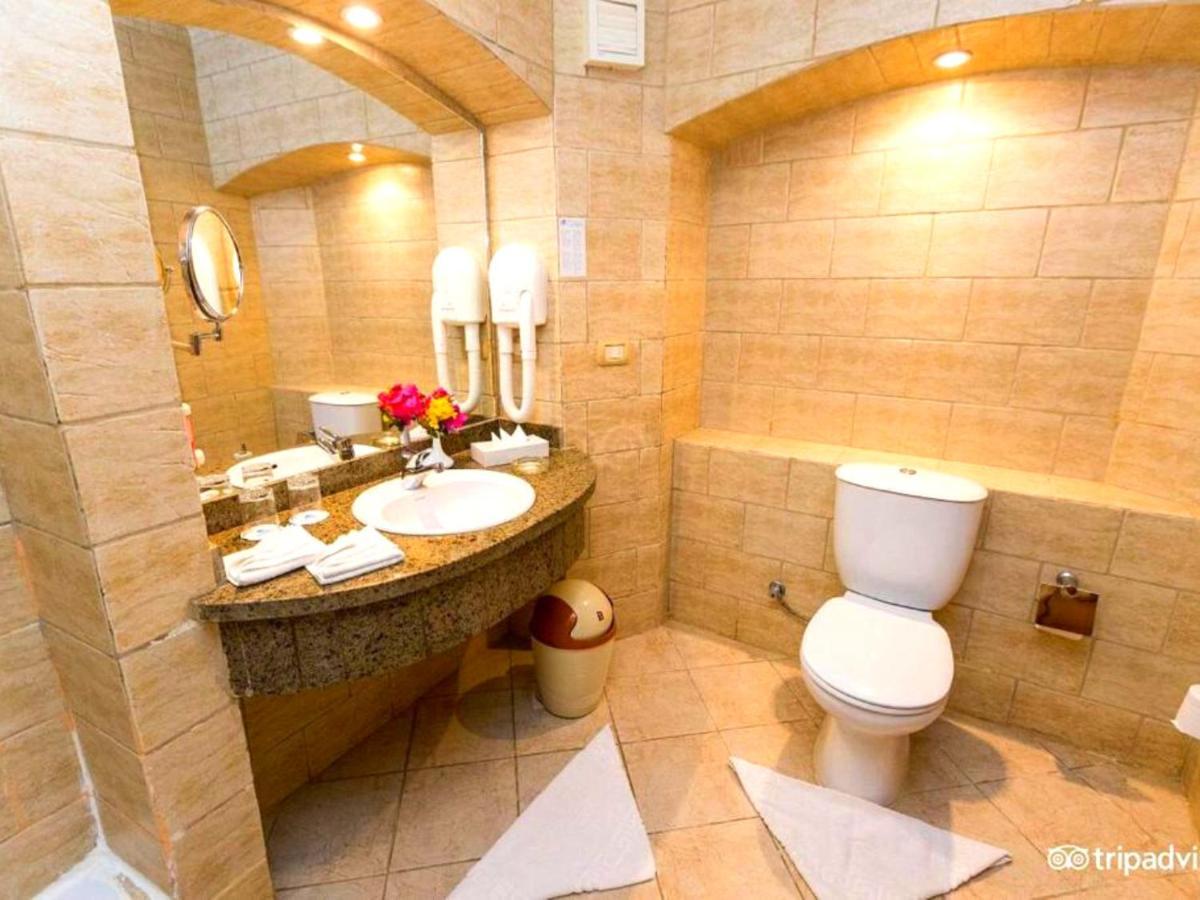 Deluxe Family Suite
