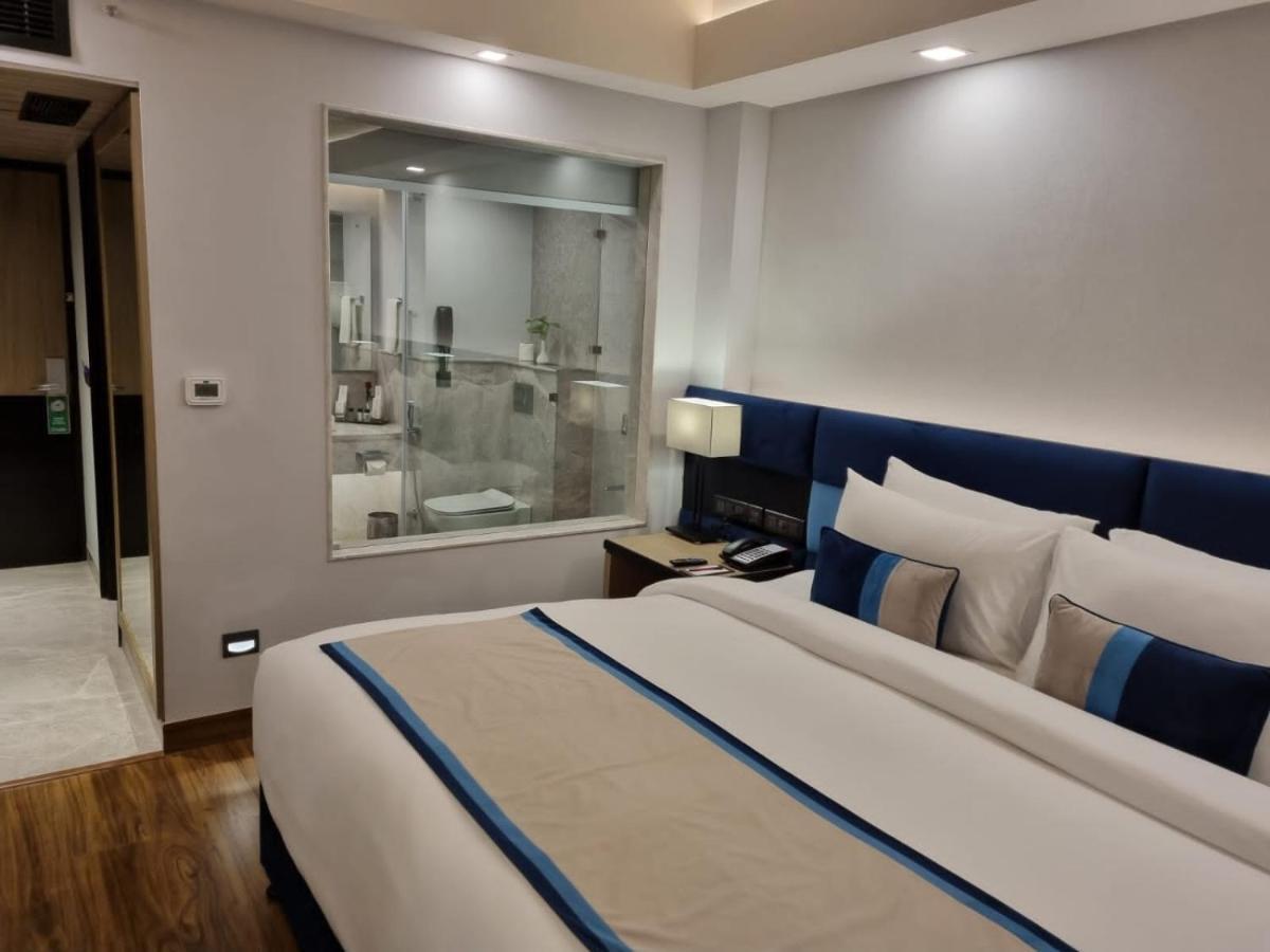 Luxury Room with complimentary drop off to the airport