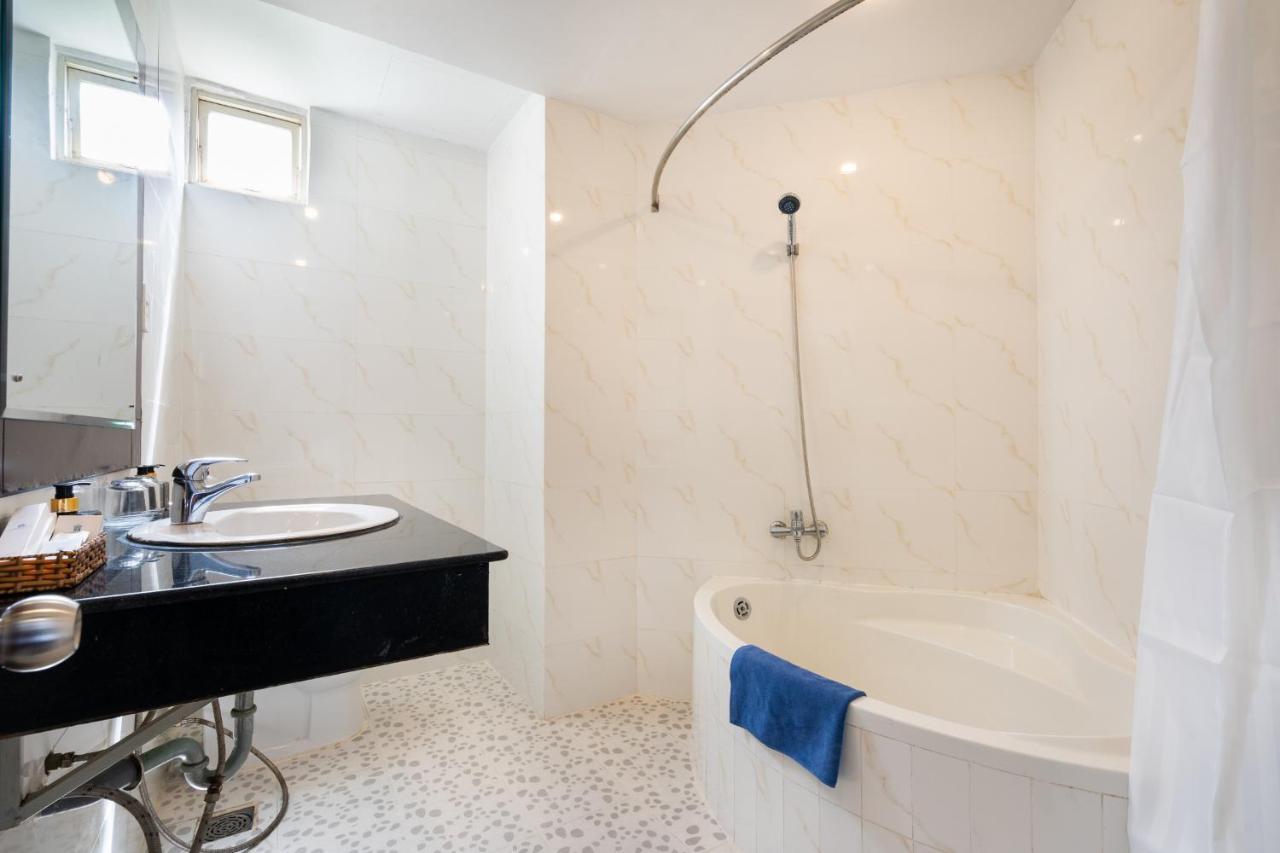 Deluxe Double Room with City View