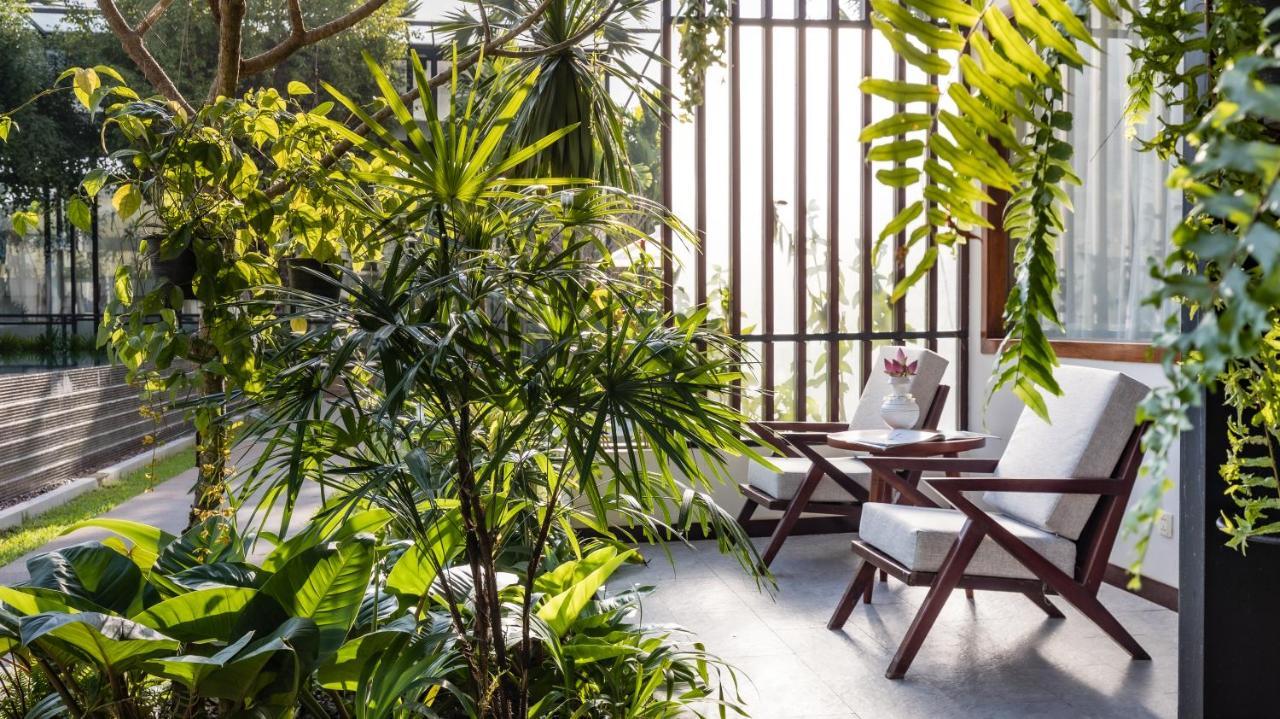 Cabana Twin Poolside + Free Laundry + Mini-Bar