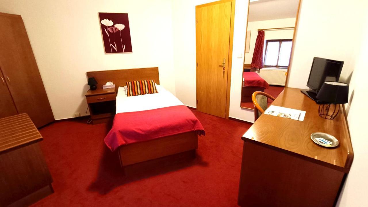 Budget Single Room