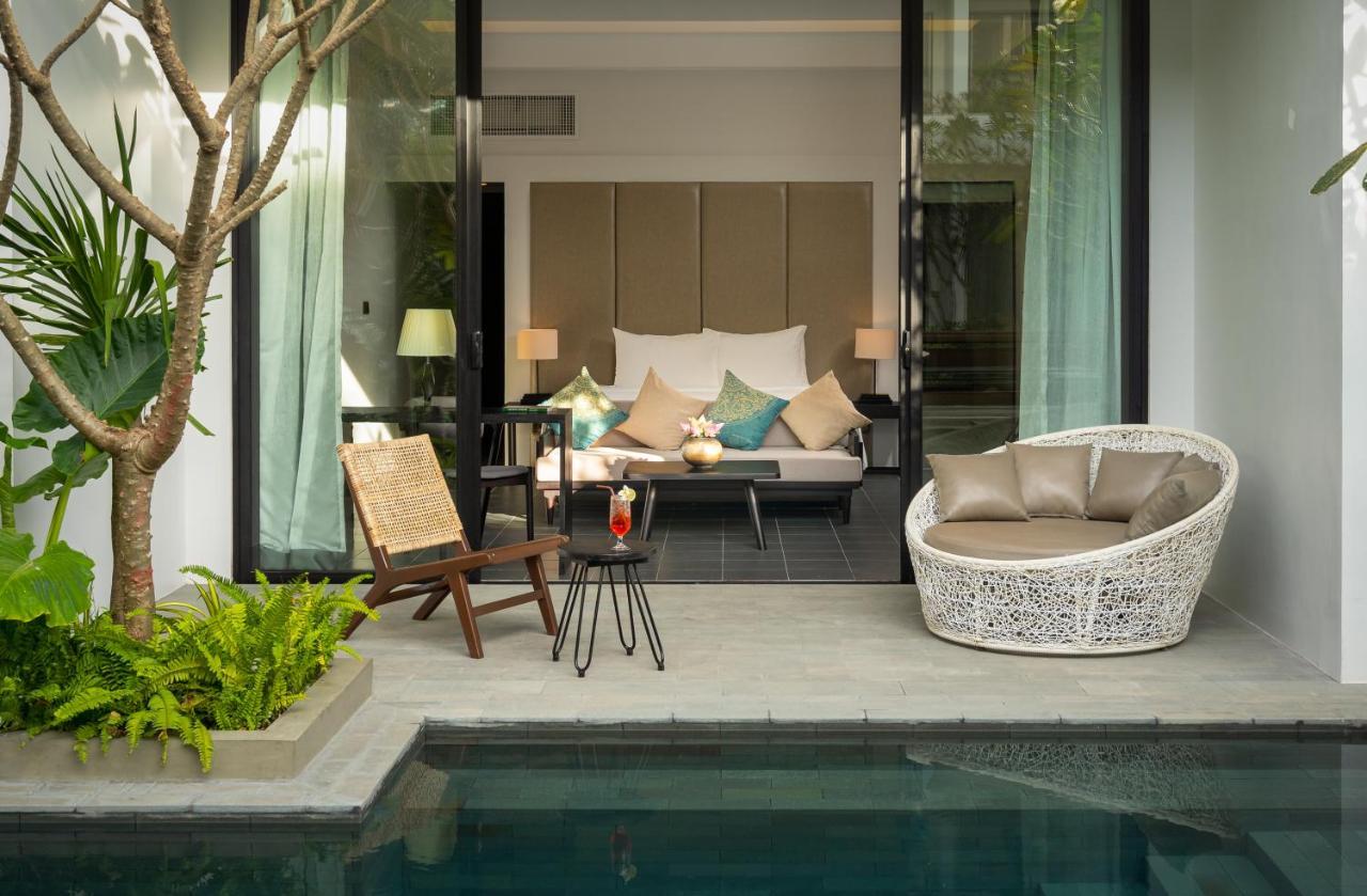 Suite Pool Access
