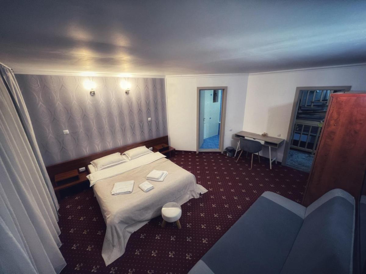 Superior Double or Twin Room with Mountain View
