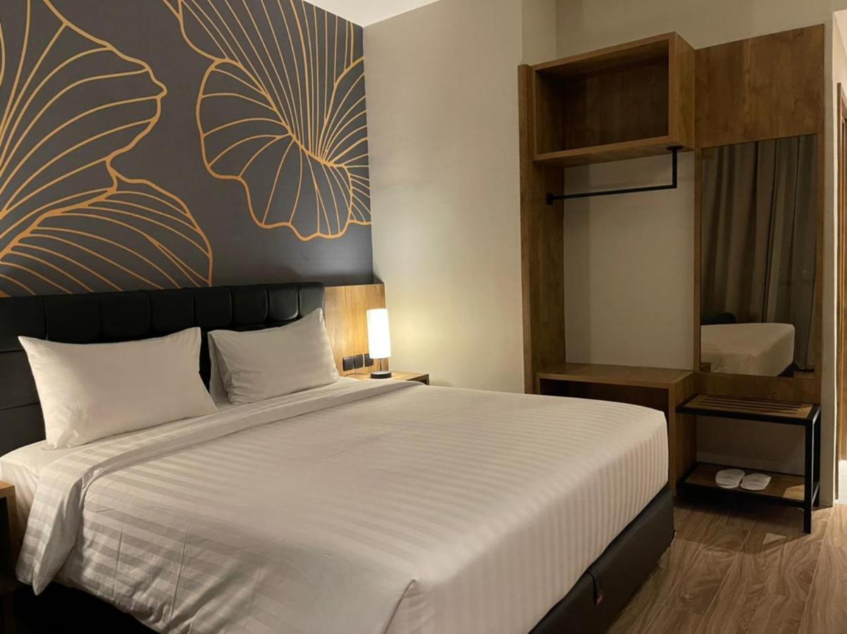 Deluxe King Room - Non-Smoking