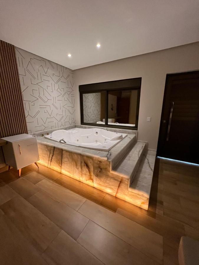 King Suite with Spa Bath