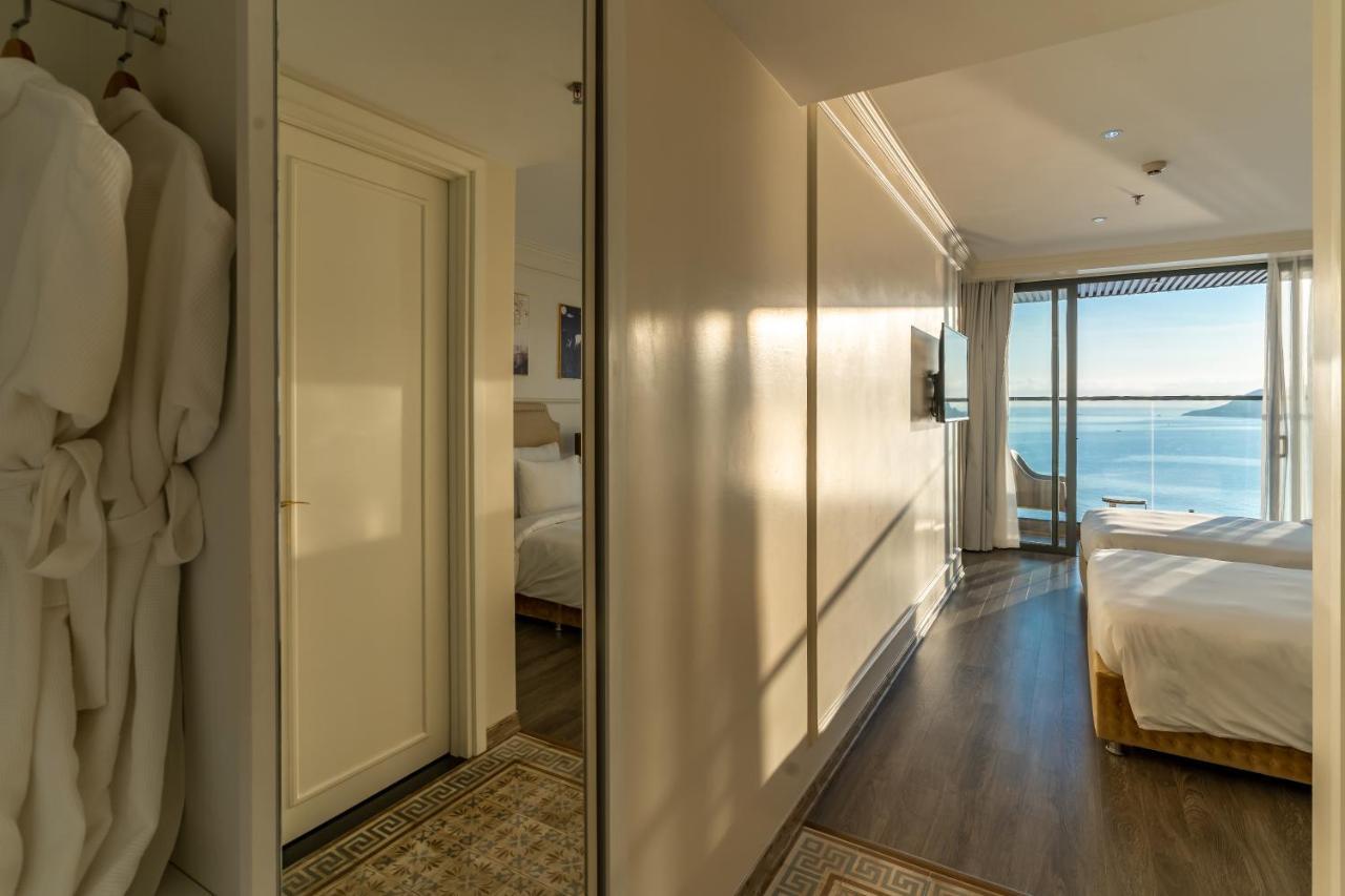 Senior Deluxe Room with Ocean View